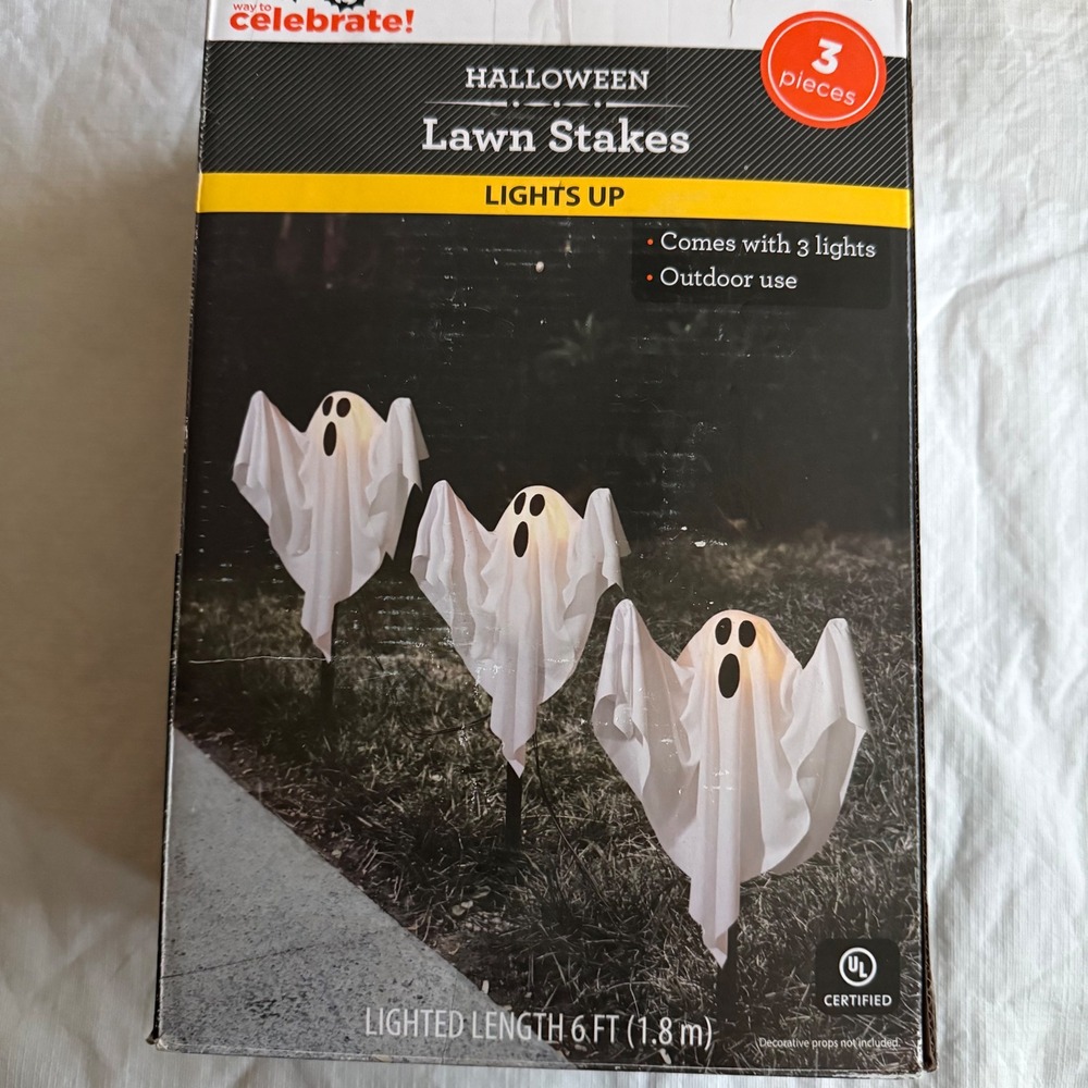 Floating Halloween Ghost Lawn Stakes 3pc Light Up Outdoor Path Decor 6ft